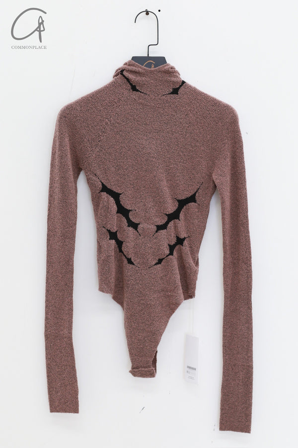 Rui Zhou 24 autumn and winter thorn intarsia hooded jumpsuit RUI-RAW24KN12-CHAFEN tea pink